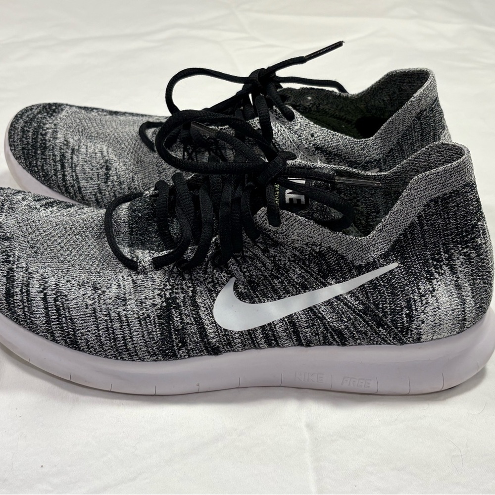 EUC Womens Nike Free Run Flyknit Running Shoes Size 10.5